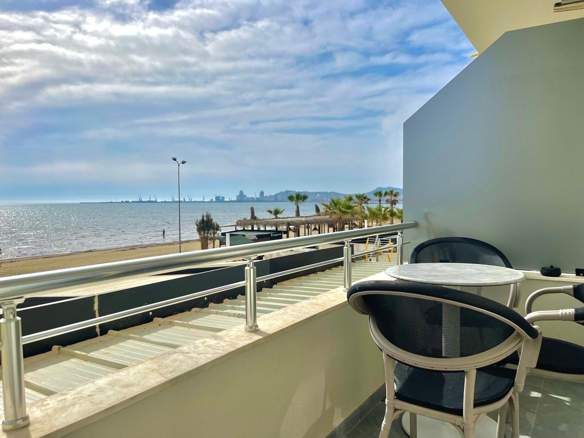 Luxurious Cozy Seaview Apartment Durrës Exteriör bild